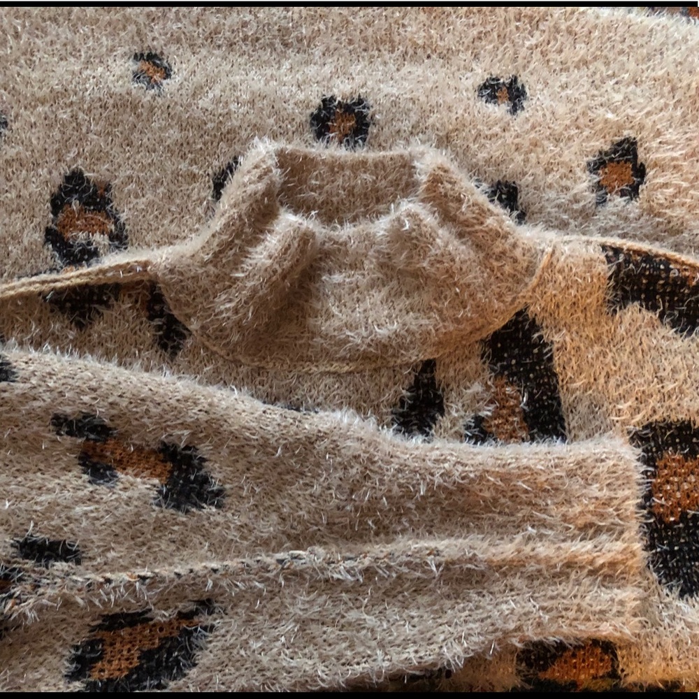 Wonderly Nomad Leopard Sweater - Picture 6 of 13